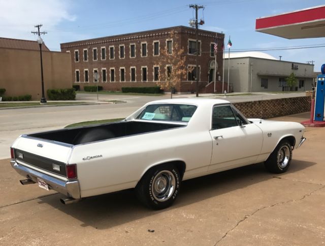1969 White Chevrolet El Camino