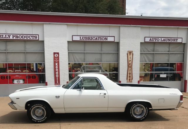 1969 White Chevrolet El Camino