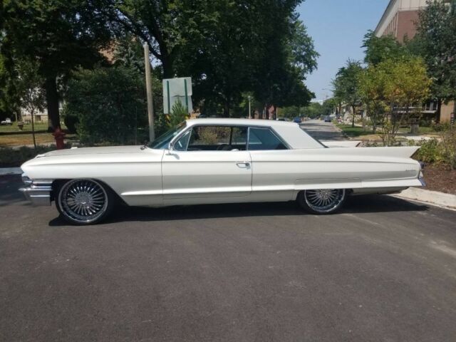 1962 White Cadillac DeVille Coupe