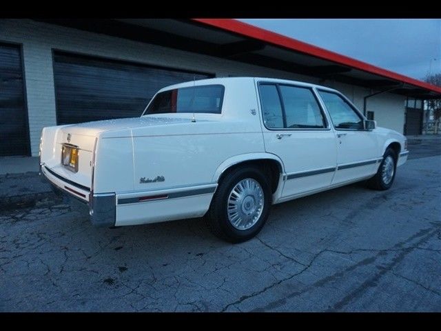 1993 White Cadillac DeVille --