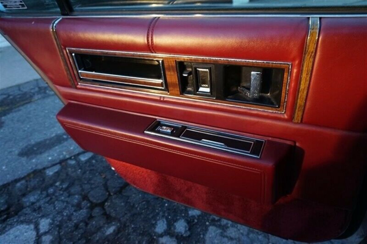 1993 White Cadillac DeVille --