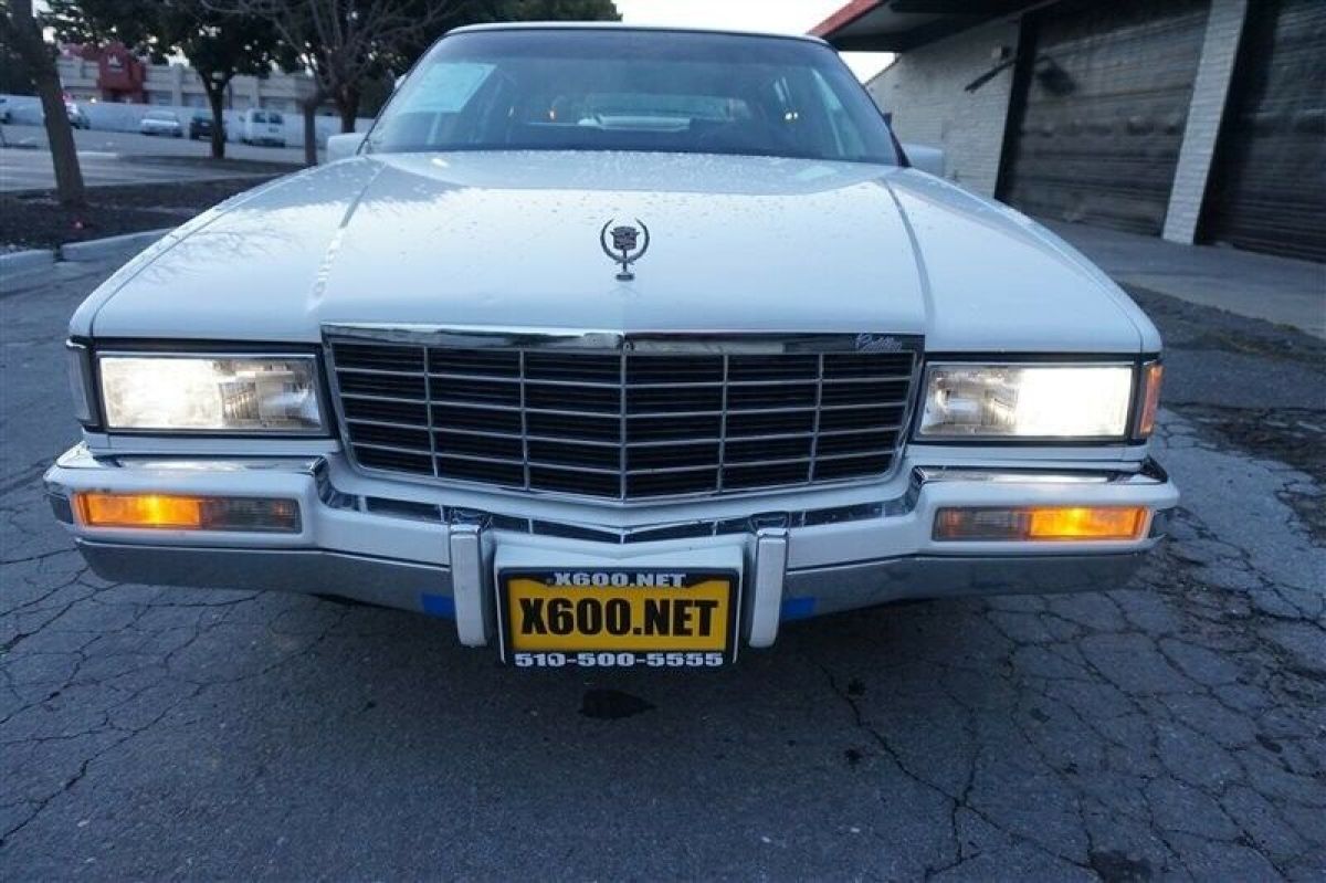 1993 White Cadillac DeVille --