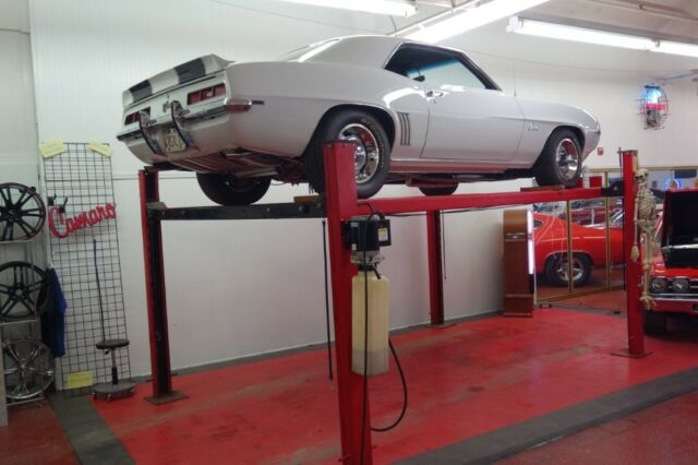 1969 White Chevrolet Camaro Coupe