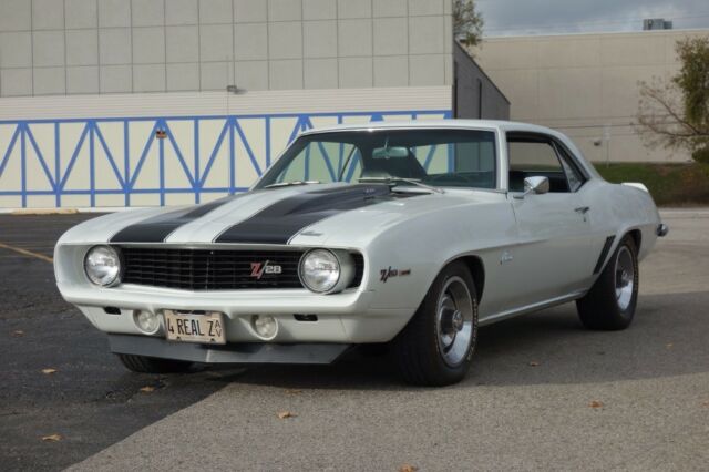 1969 White Chevrolet Camaro Coupe