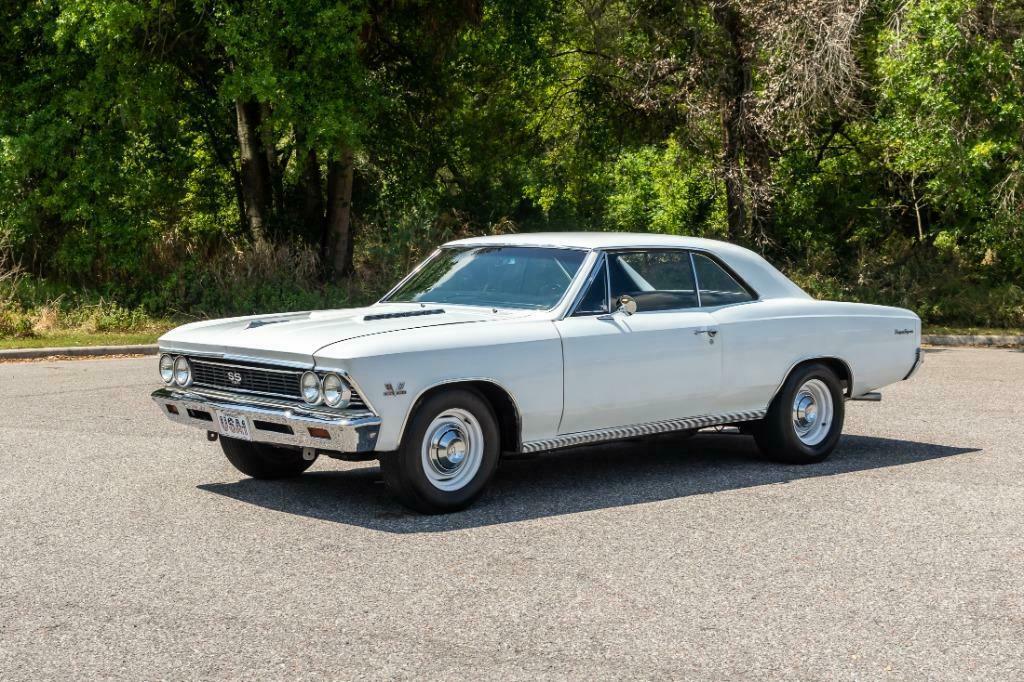 1966 White Chevrolet Chevelle Super Sport