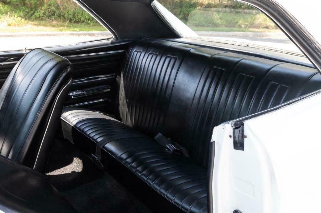 1966 White Chevrolet Chevelle Super Sport