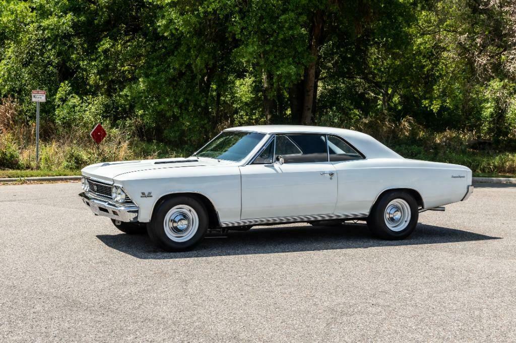 1966 White Chevrolet Chevelle Super Sport