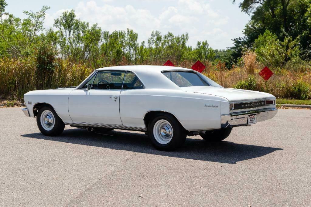 1966 White Chevrolet Chevelle Super Sport