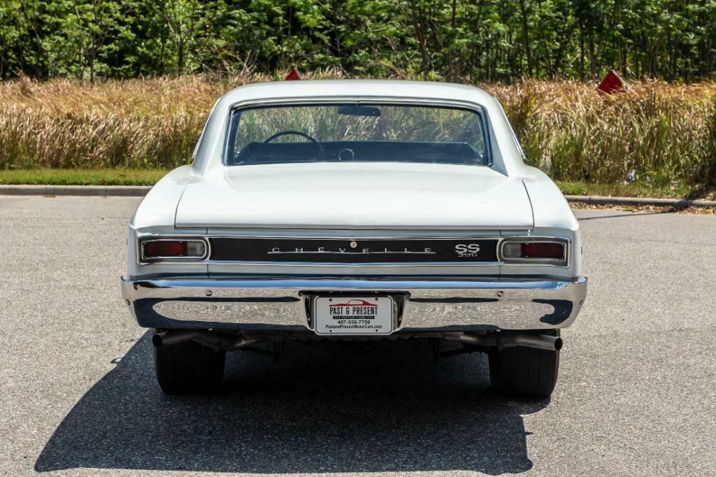 1966 White Chevrolet Chevelle Super Sport