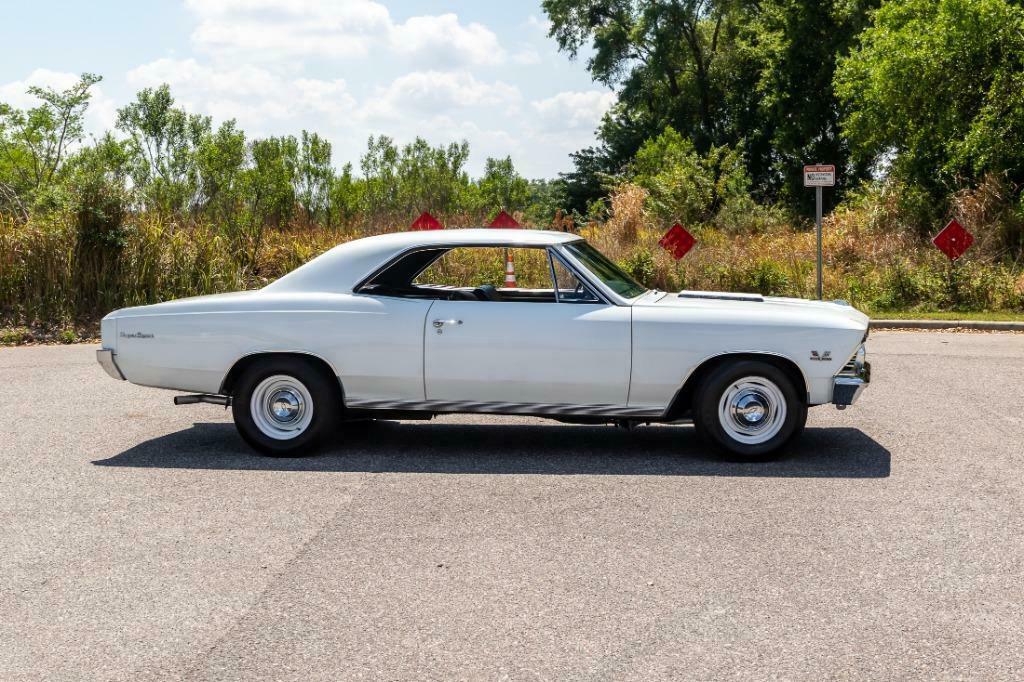 1966 White Chevrolet Chevelle Super Sport