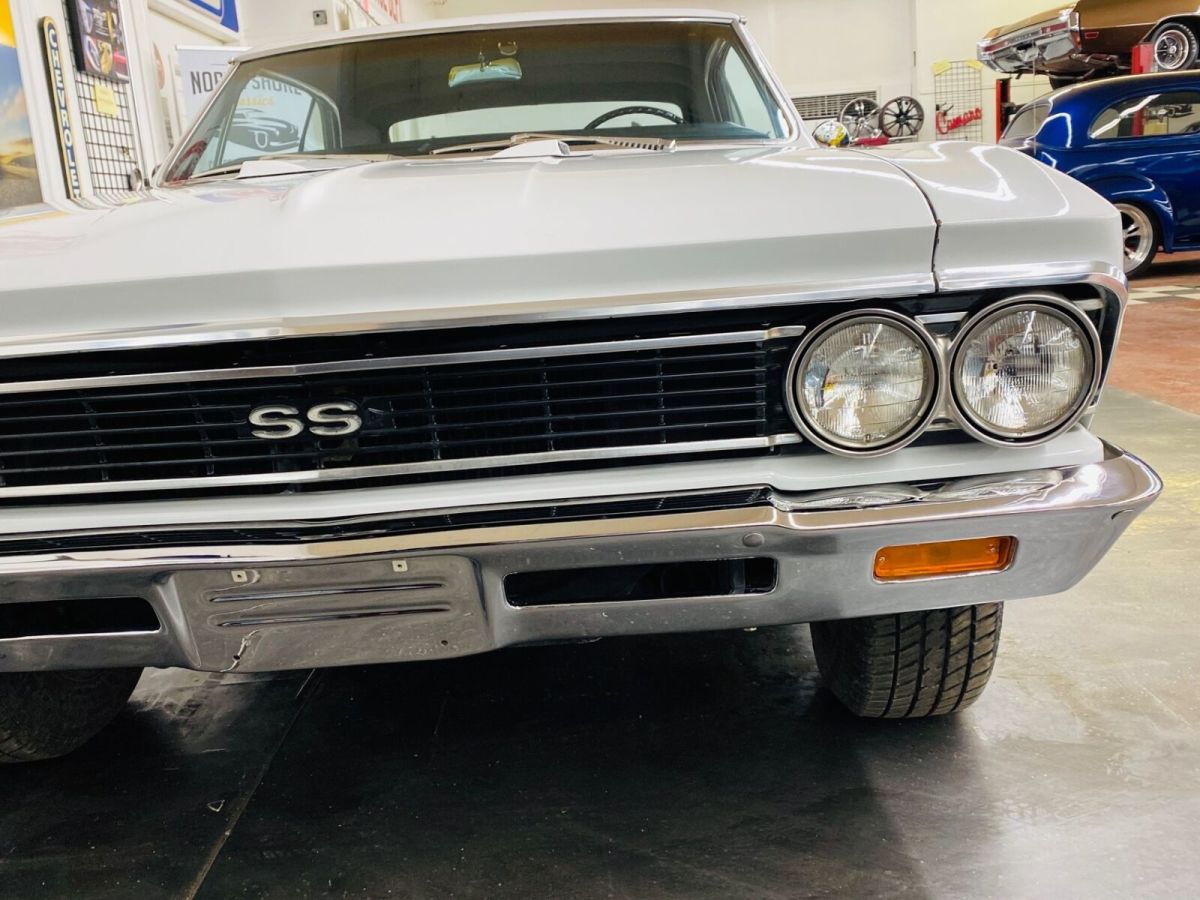 1966 White Chevrolet Chevelle Coupe