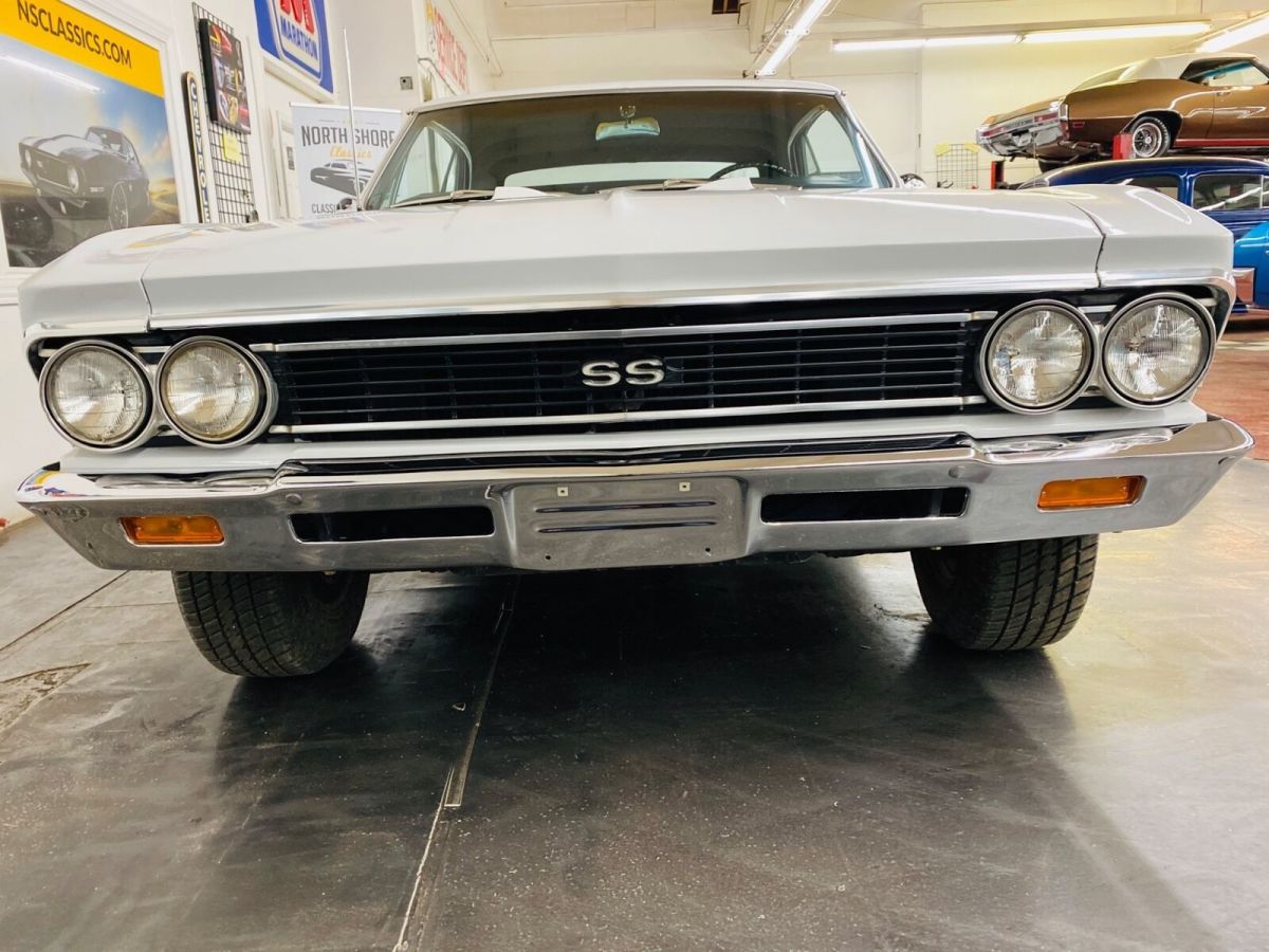 1966 White Chevrolet Chevelle Coupe