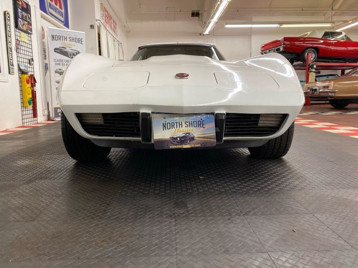 1975 White Chevrolet Corvette 2 Door