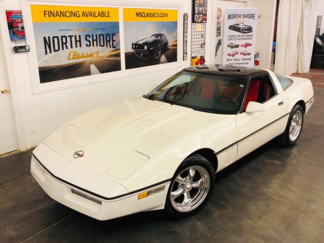 1985 White Chevrolet Corvette Hatchback