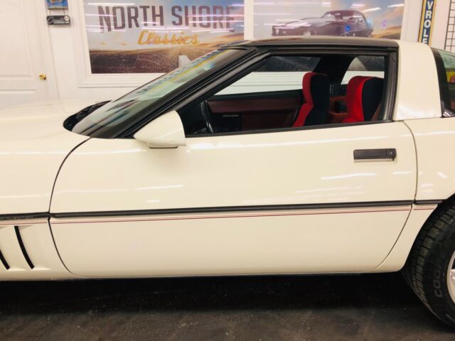 1985 White Chevrolet Corvette Hatchback