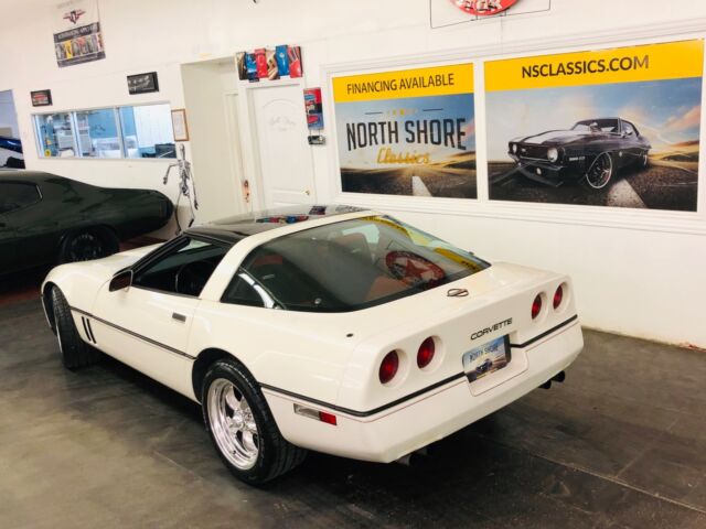 1985 White Chevrolet Corvette Hatchback