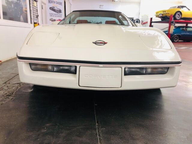 1985 White Chevrolet Corvette Hatchback