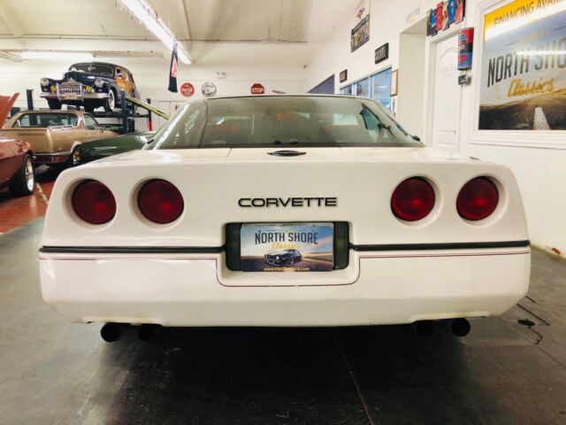 1985 White Chevrolet Corvette Hatchback