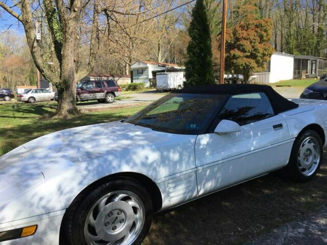1991 White Chevrolet Corvette Convertible