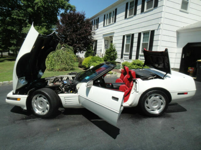 1991 White Chevrolet Corvette Convertible