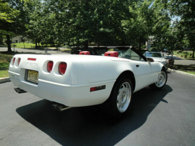 1991 White Chevrolet Corvette Convertible