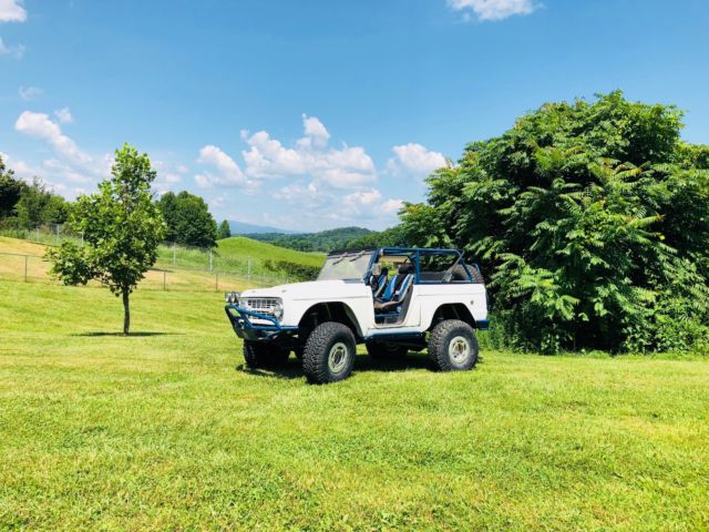 1974 White Ford Bronco