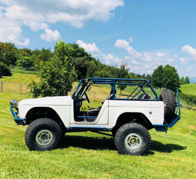1974 White Ford Bronco