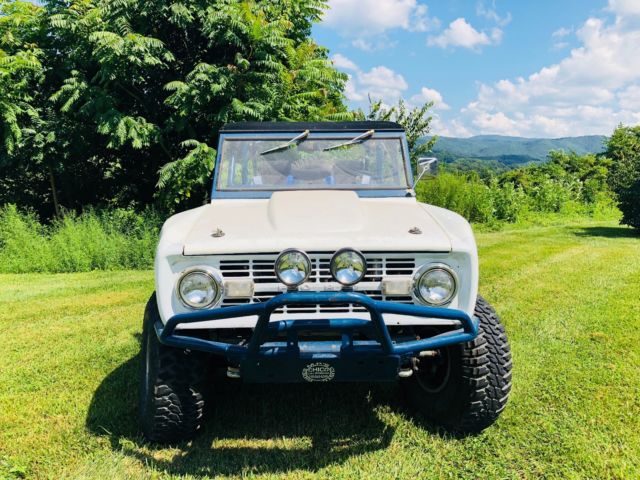 1974 White Ford Bronco