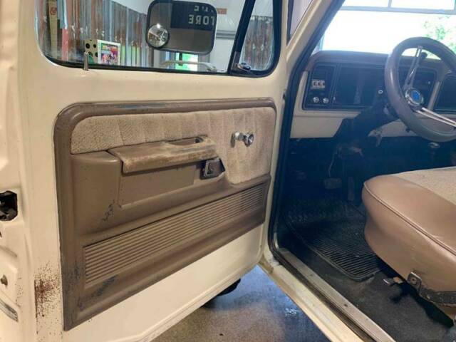 1976 White Ford F-150 Pickup Truck