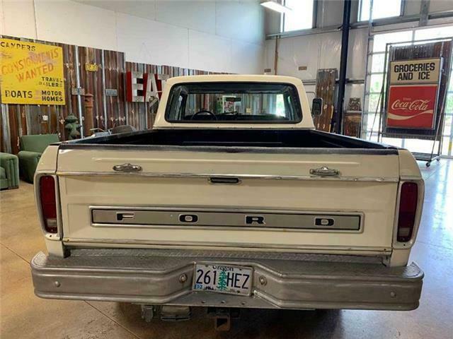 1976 White Ford F-250 Pickup Truck