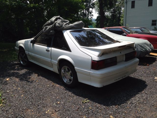 1990 Ford Mustang