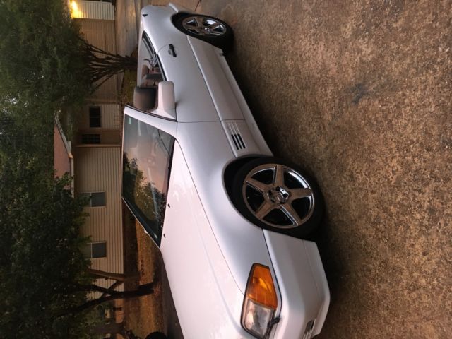 1992 White Mercedes-Benz 500-Series Roadster
