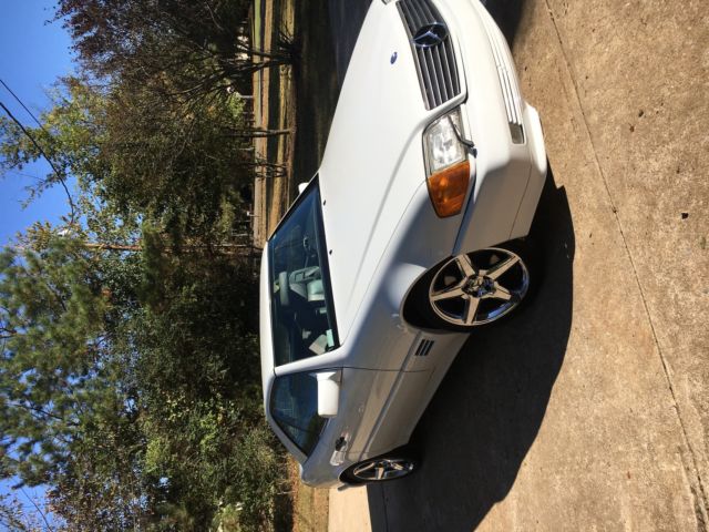 1992 White Mercedes-Benz 500-Series Roadster