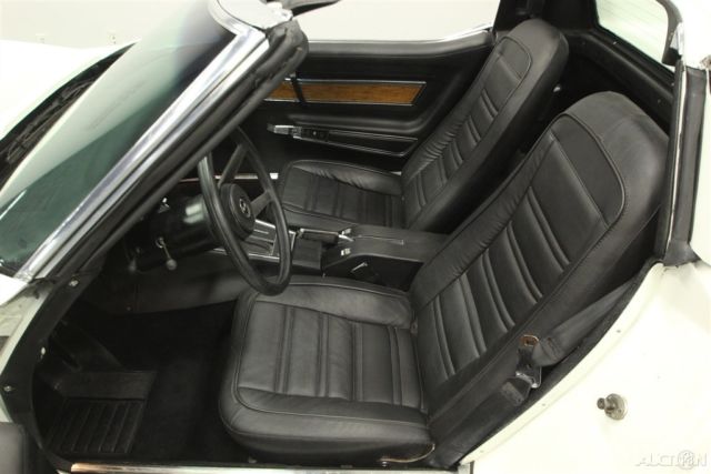 1976 White Chevrolet Corvette