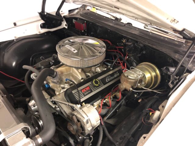 1968 White Oldsmobile 442 Convertible