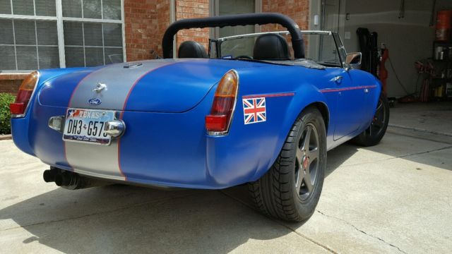 1980 Blue MG MGB Coupe
