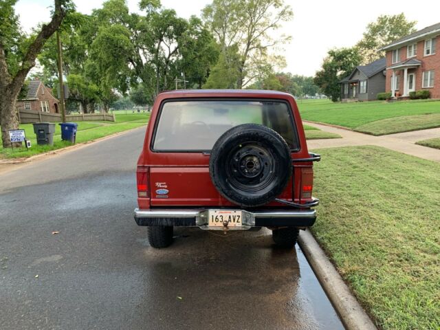 1986 Red Ford Bronco II SUV