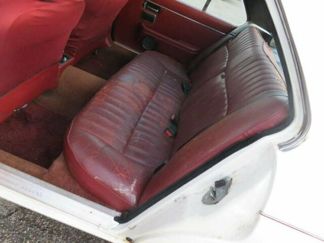 1985 White Jaguar XJ6 Sedan