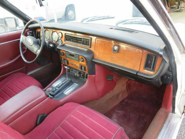 1985 White Jaguar XJ6 Sedan