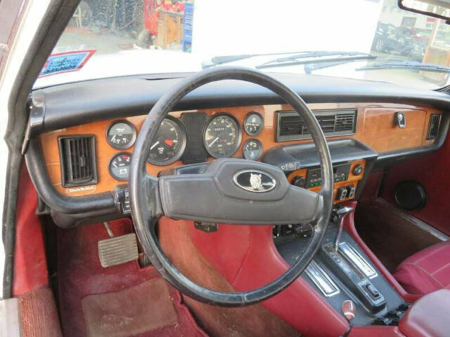 1985 White Jaguar XJ6 Sedan