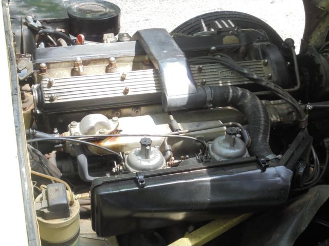 1970 Primrose Yellow Jaguar E-Type Roadster