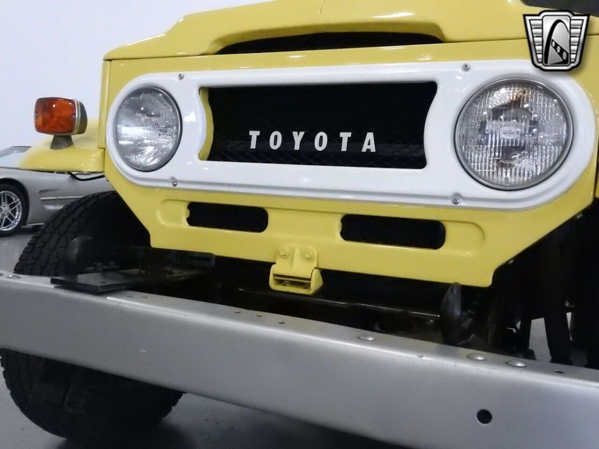 1971 Yellow Toyota Land Cruiser --