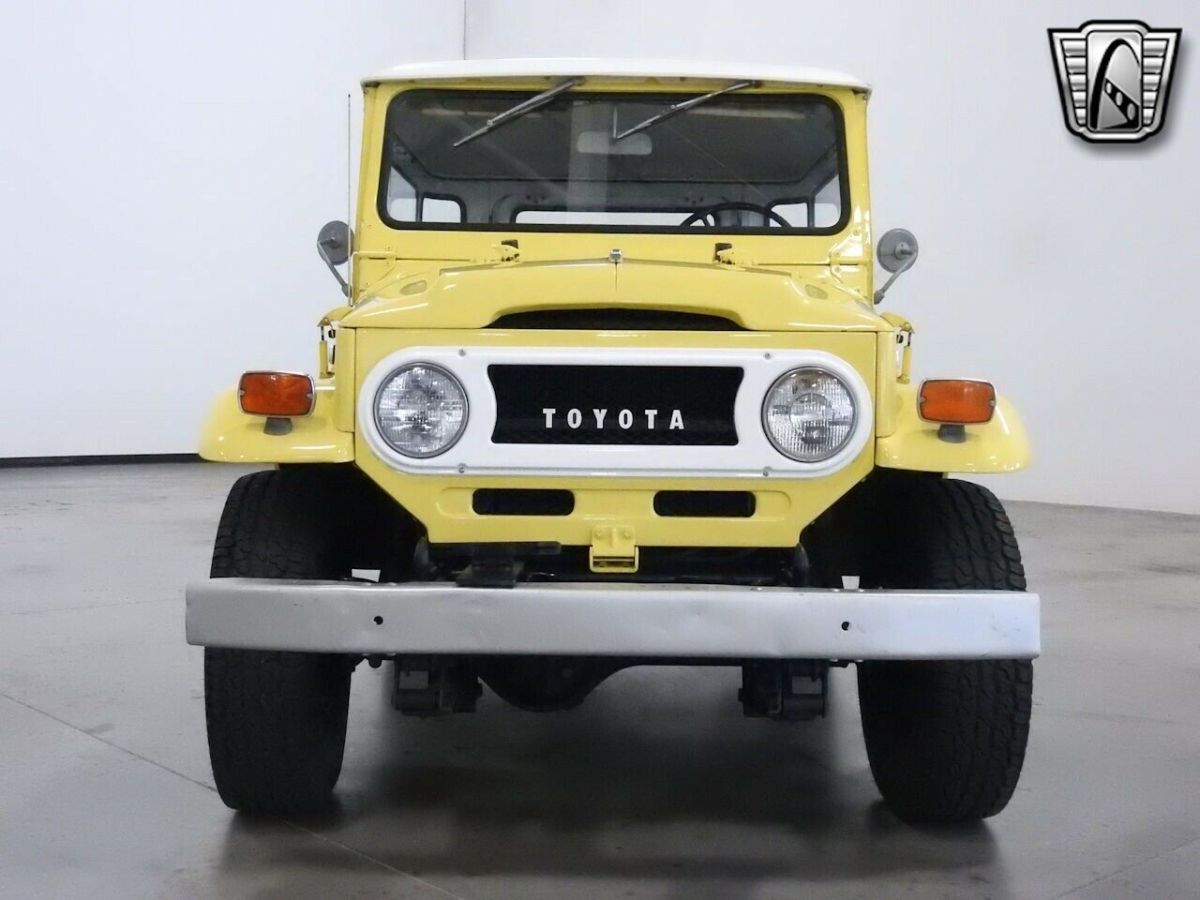 1971 Yellow Toyota Land Cruiser --