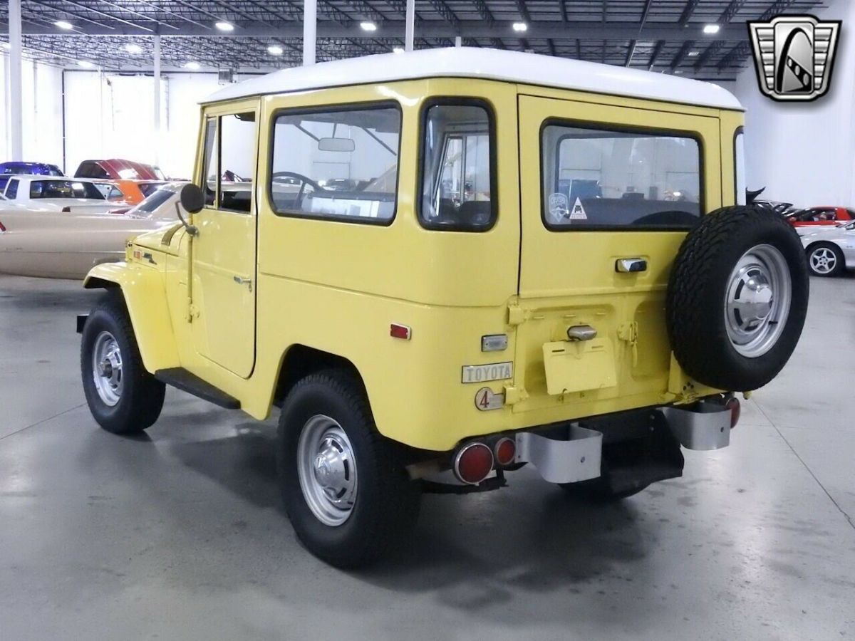 1971 Yellow Toyota Land Cruiser --