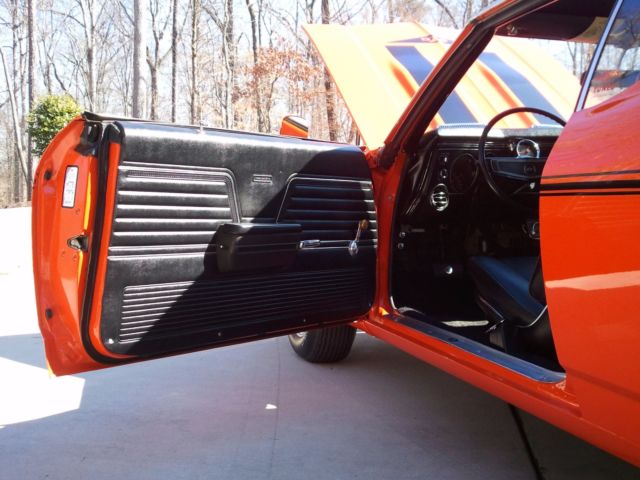 1969 HUGGER ORANGE Chevrolet Chevelle Coupe