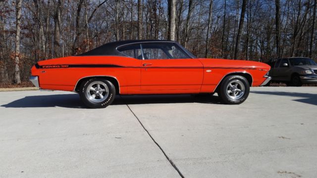 1969 HUGGER ORANGE Chevrolet Chevelle Coupe