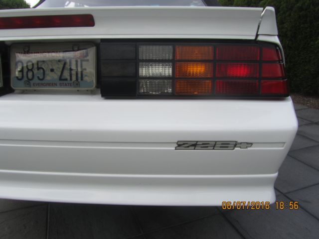 1991 White Chevrolet Camaro