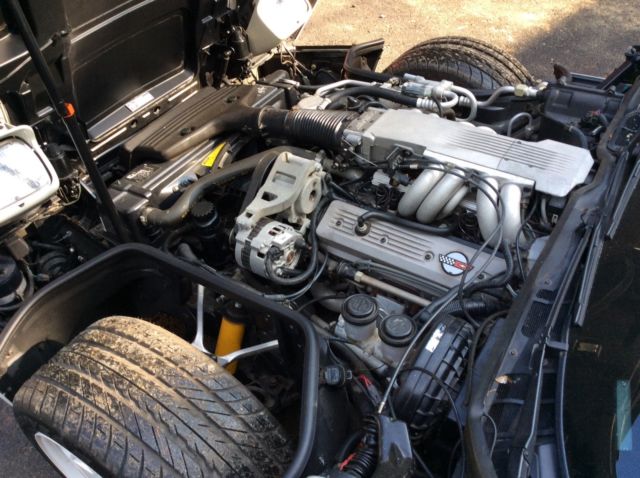 1988 White Chevrolet Corvette Coupe