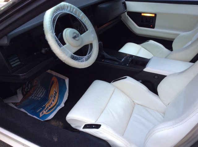 1988 White Chevrolet Corvette Coupe
