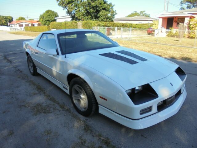 1988 White Chevrolet Camaro Coupe